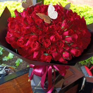 ramo de 100 rosas